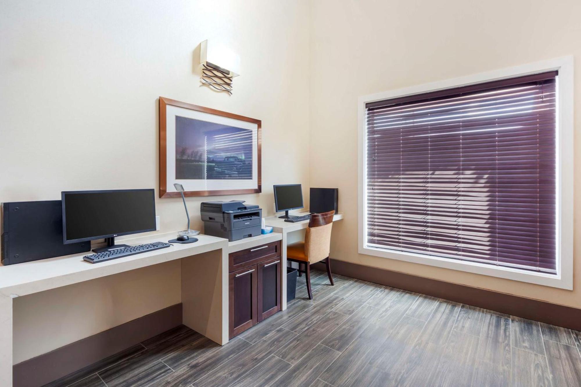 Best Western Plus Chateau Fort St. John Exterior photo