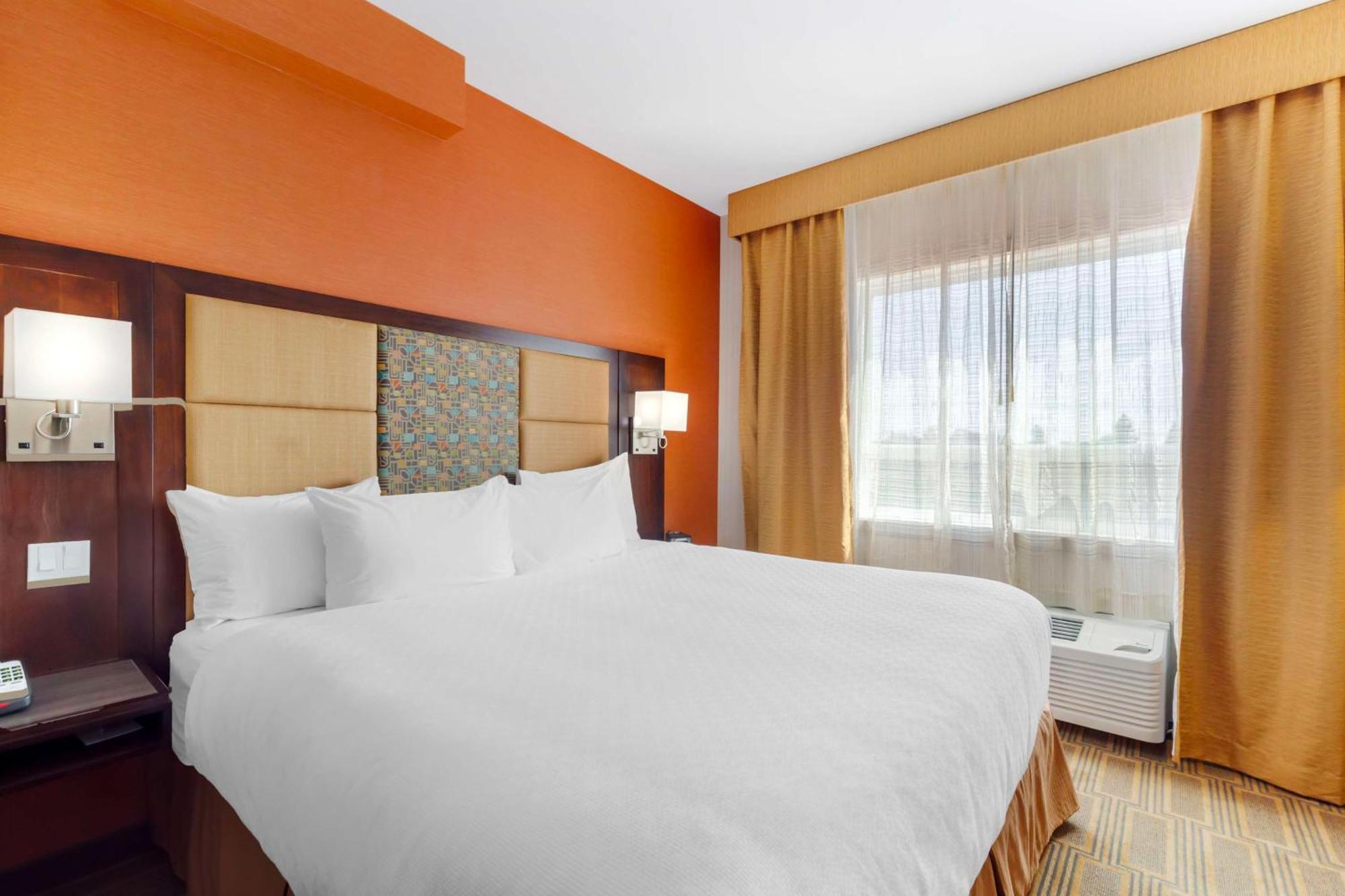 Best Western Plus Chateau Fort St. John Exterior photo