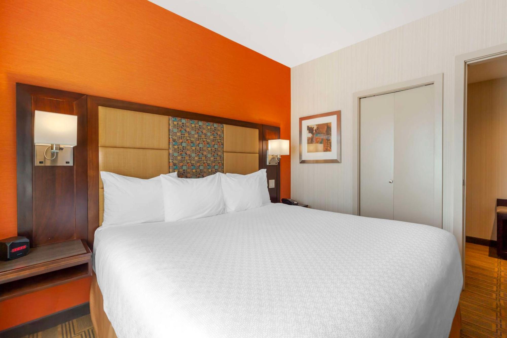 Best Western Plus Chateau Fort St. John Exterior photo