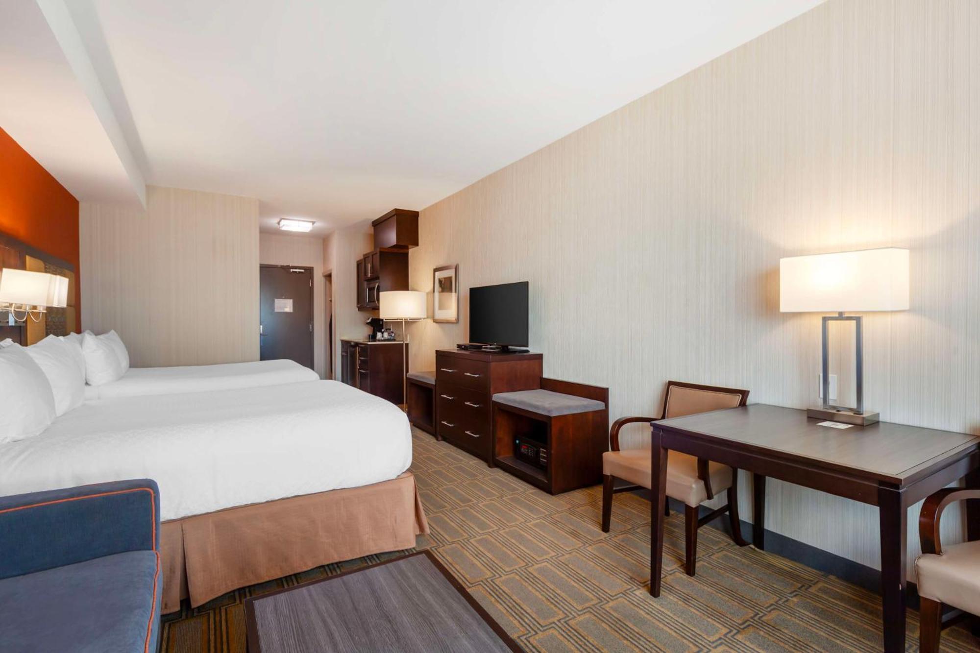 Best Western Plus Chateau Fort St. John Exterior photo